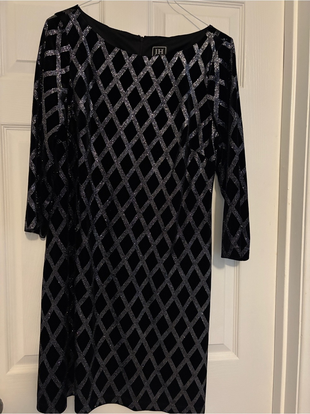 Elegant Black Velvet Dress with Silver Lattice -